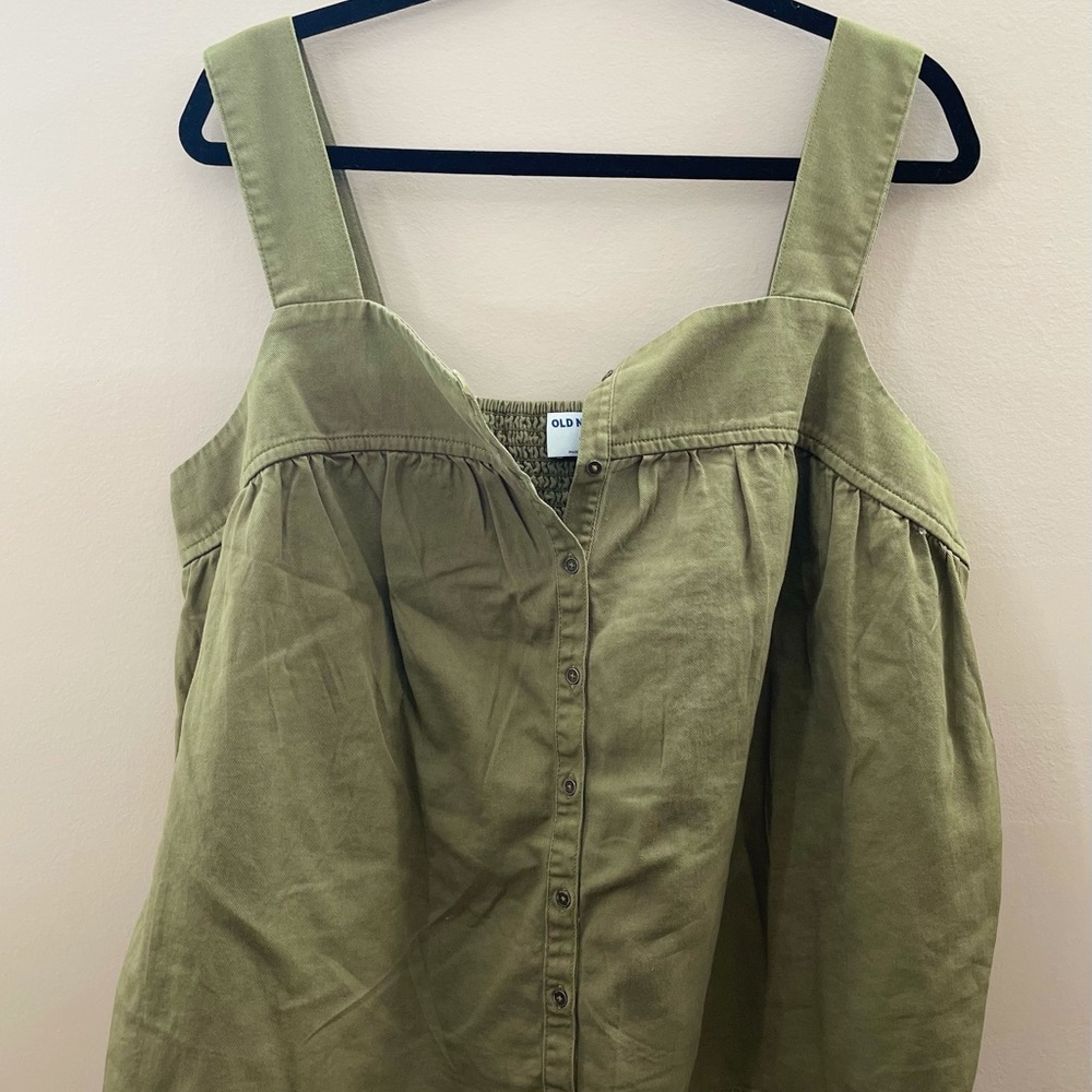 Green shirt